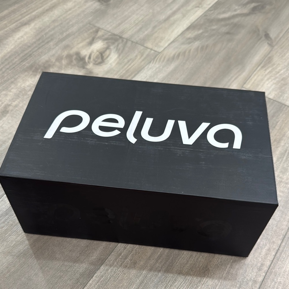 Peluva Women's Toes Shoes - Picture 8 of 9